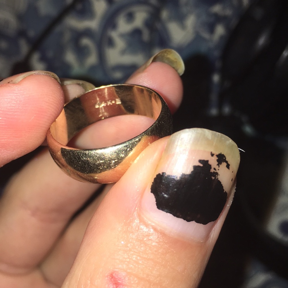 14 KT GOLD BAND RING